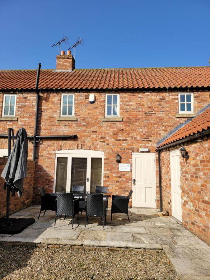 The Blue Bell Inn Weaverthorpe Kültér fotó